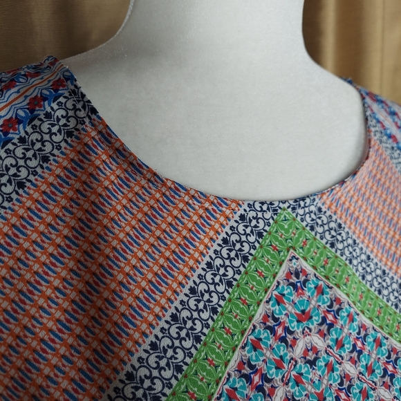 The Limted multicolored print light weight top size L. - Picture 2 of 9